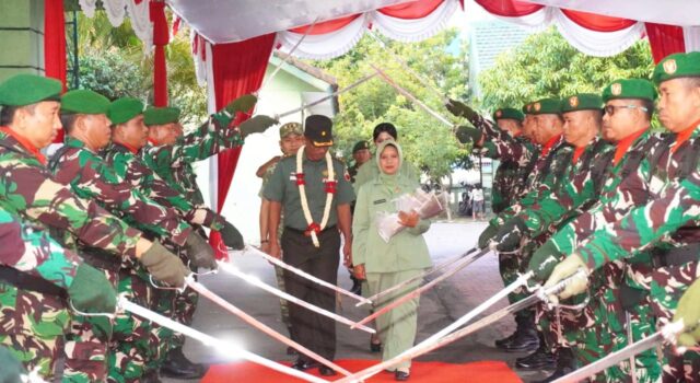 Tradisi Pedang Pora Warnai Pelepasan Kasdim Lamongan IMG 20260216 WA0031