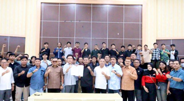 Mahasiswa Geruduk DPRD Bone Bolango, Wakil Rakyat Siap Diawasi Publik IMG 20260223 WA0045