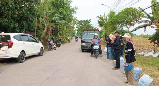 PWB Tebar 500 Takjil di Simpang Tanjung Harjo Kapas Bojonegoro IMG 20260301 WA0028
