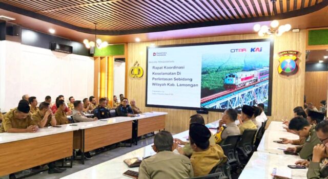 Jelang Arus Mudik 2026, Polres Lamongan Perketat Pengamanan Perlintasan Kereta Api IMG 20260304 WA0025