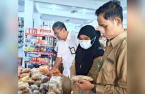 Produk Label Tak Lengkap dan Kemasan Rusak Ditemukan Saat Sidak di Kediri IMG 20260304 WA0035
