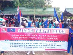 PKL Makassar Melawan: Menata Kota Boleh, Tapi Jangan Matikan Piring Nasi Rakyat IMG 20260307 WA0002