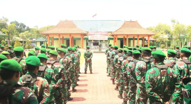 Dandim Lamongan Pimpin Apel Siaga, Prajurit Diminta Selalu Siap Hadapi IMG 20260307 WA0031