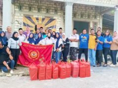 Takjil Ludes Seketika, Aksi Sosial Komunitas GMB Bojonegoro di Kecamatan Kapas Viral IMG 20260308 WA0034