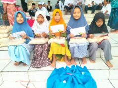 Momen Haru Karina dan Anuna, Bocah MI yang Kecipratan Berkah Hari Jadi Gresik IMG 20260310 WA0026