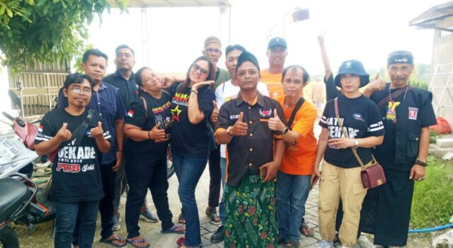 Komunitas MMCB dan PPGB Gelar Bagi Takjil di Sumberrejo Bojonegoro IMG 20260311 WA0054