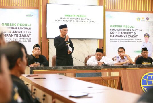 Bupati Gresik Lepas Kampanye Zakat Lewat Angkot, 50 Sopir Terima Bantuan Ramadan IMG 20260312 WA0031