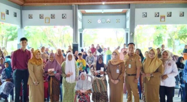 Bansos Jelang Idul Fitri Diserbu Warga Gayam Bojonegoro, Ini Penjelasan Camat IMG 20260317 WA0032