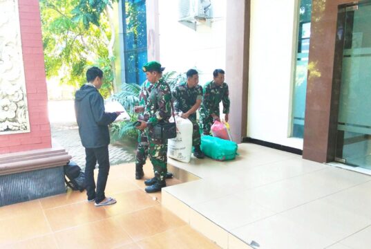 Ramadan Penuh Berkah, Kodim Lamongan Salurkan Zakat ke Baznas dan Ponpes IMG 20260319 WA0013