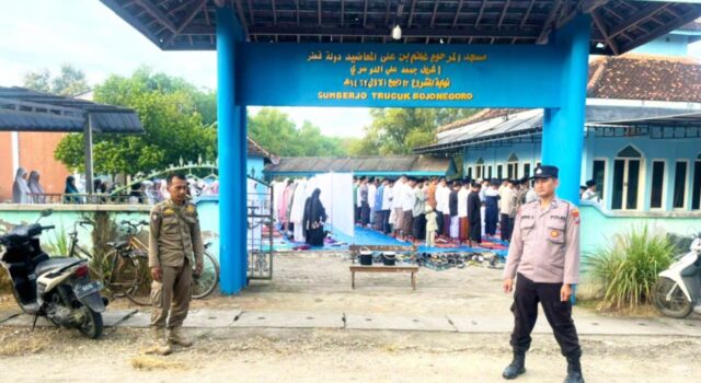 Polisi dan Satpol PP Siaga, Sholat Id Muhammadiyah di Trucuk Bojonegoro Berjalan Khusyuk IMG 20260320 WA0021