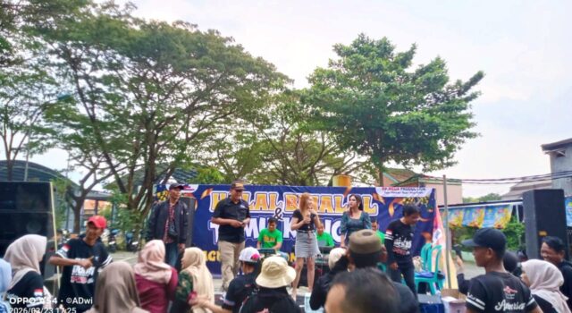 Antusias Penonton Saat Nada Dewa Music Tampil di Halal Bihalal PWB Bojonegoro IMG 20260323 WA0026
