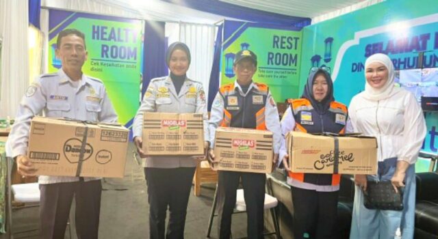 Tak Hanya Istirahat, Rest Area Bojonegoro Sediakan Makan Minum Gratis untuk Pemudik IMG 20260323 WA0029