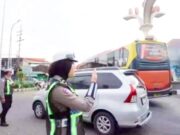 Lonjakan Kendaraan di Tugu Wingko Babat Lamongan, Satlantas Langsung Kerahkan Tim Urai IMG 20260324 WA0000