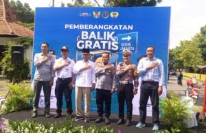 Kediri Tekan Kemacetan, 200 Pemudik Diberangkatkan Gratis IMG 20260324 WA0020