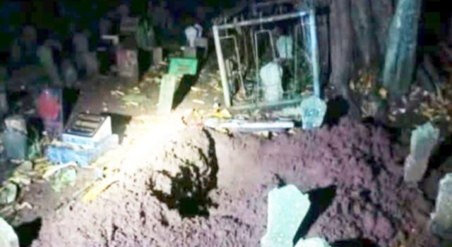 Heboh, Makam Perempuan di Bojonegoro Ini Dibongkar Jam 1 Pagi, Diduga Terkait Ilmu Gaib IMG 20260325 WA0016