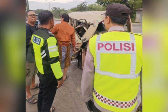 Truk Hantam Angkot, Kecelakaan Berantai Terjadi di Lamongan IMG 20260327 WA0014