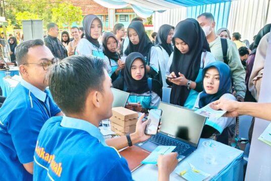 Mini Jobfair Bojonegoro Ramai, Fresh Graduate Berburu Peluang Kerja IMG 20260403 WA0033