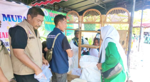 Minyak dan Gula Murah Disiapkan, Warga Balen Bojonegoro Sumringah IMG 20260405 WA0048