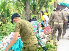 Warga Lega, Satpol PP Lamongan Bersihkan Sampah yang Bau dan Menggunung IMG 20260406 WA0031