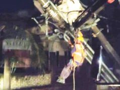 Lamongan Diterjang Angin Kencang, Tiang Listrik Tumbang di Tengah Jalan IMG 20260413 WA0010