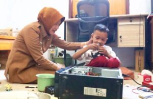 Masih Kelas 3 SD, Daffa Bocah Jenius Bojonegoro Sudah Bisa Rakit Elektronik Sendiri IMG 20260414 WA0004