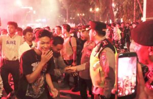 Polisi dan Suporter Bersinergi, Anniversary Persela Lamongan ke-59 Berlangsung Tertib IMG 20260418 WA0007