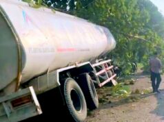 Hilang Kendali, Truk Tangki di Lamongan Ringsek Usai Tabrak Pohon IMG 20260418 WA0026
