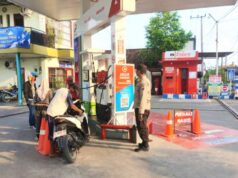 Antisipasi Penimbunan BBM, Polsek Baureno Bojonegoro Perketat Pengawasan di SPBU IMG 20260420 WA0008