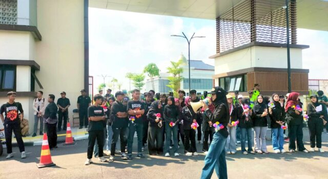 Hari Kartini Tak Hanya Seremoni, Ini Tuntutan Tegas Perempuan Bojonegoro IMG 20260421 WA0005