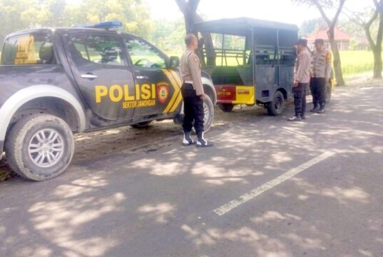 Patroli Malam Kedungadem Bojonegoro Sasar Titik Rawan, Tongkrongan Pemuda Jadi Perhatian IMG 20260421 WA0046