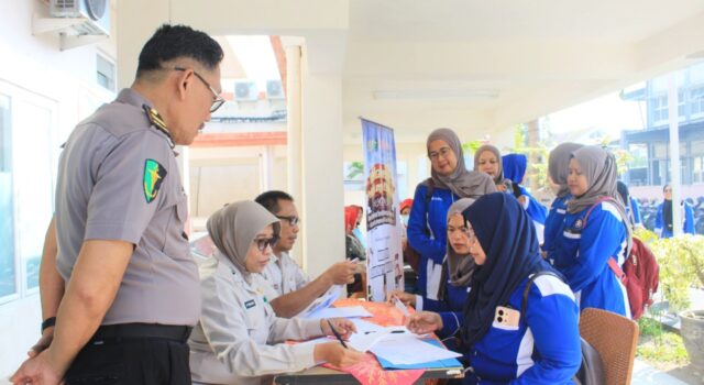 Gratis, Ratusan Buruh Serbu Layanan Cek Kesehatan Jelang May Day di Bojonegoro IMG 20260422 WA0004