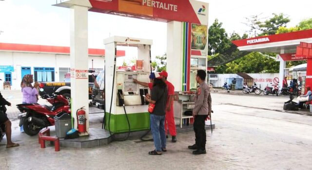 Cegah Aksi Kriminal, Polisi Sugihwaras Bojonegoro Aktif Sambangi Obyek Vital IMG 20260424 WA0018