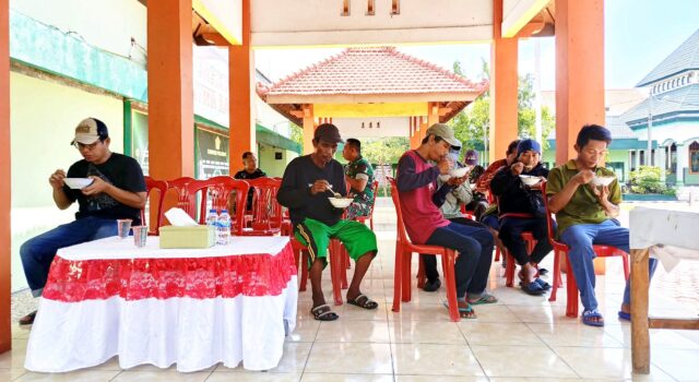 Hangatnya Soto Jumat Berkah Kodim Lamongan, Satukan TNI dan Warga Tanpa Sekat IMG 20260425 WA0004