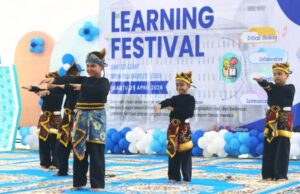Wali Santri Terpukau, Ini Momen Spesial Learning Festival MI Al Fithrah Surabaya IMG 20260425 WA0024