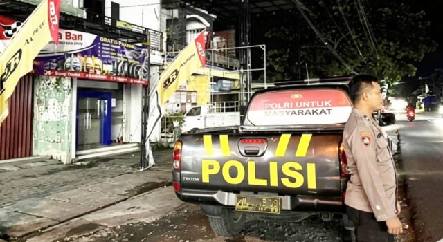 Antisipasi Kriminalitas, Polsek Kedungadem Bojonegoro Perkuat Patroli Malam IMG 20260427 WA0002