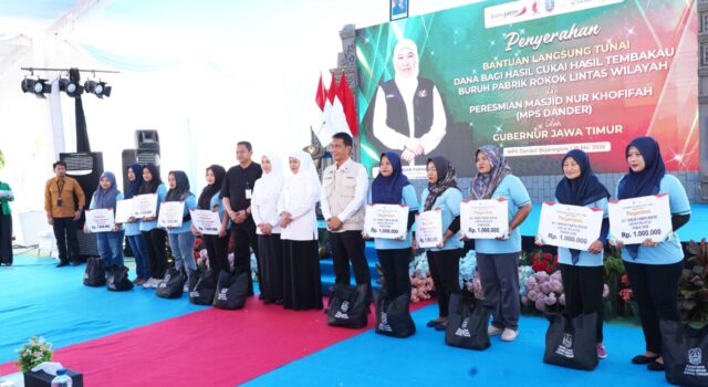 BLT Buruh Rokok di Bojonegoro Cair, Gubernur Khofifah Sekaligus Resmikan Masjid 1779716930367 copy 1280x736