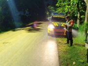 Polisi dan Damkar Bersihkan Jalan Licin di Bojonegoro, Akibat Tumpahan Tanah Uruk IMG 20260511 WA0005