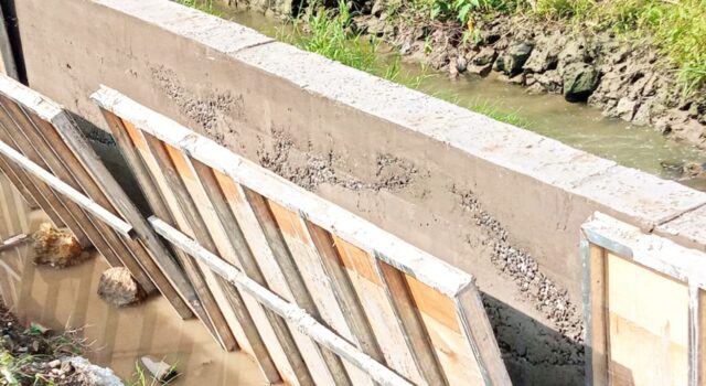 Kualitas Proyek TPT di Mudung Kepohbaru Bojonegoro, Cor Beton Tampak Berpori IMG 20260516 WA0026