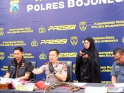 Polres Bojonegoro Ringkus Pelaku Penipuan Berkedok Bantuan Haji IMG 20260521 WA0017