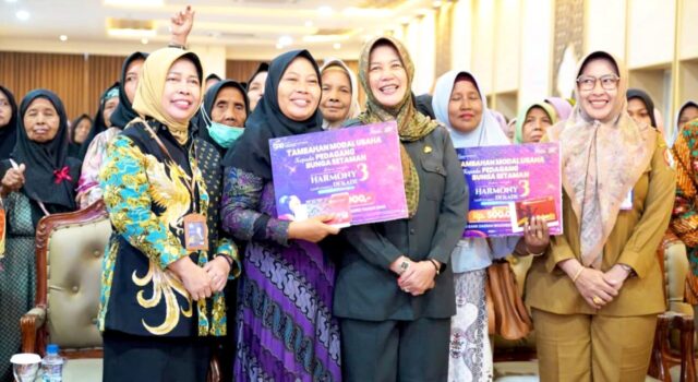HUT BPR Bojonegoro Jadi Berkah bagi Pedagang Kecil, Modal Usaha Dibagikan IMG 20260522 WA0022