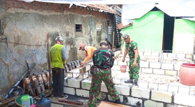 Kisah Mengharukan Babinsa Kodim Lamongan Bangun Rumah Reyot Milik Lansia IMG 20260523 WA0017