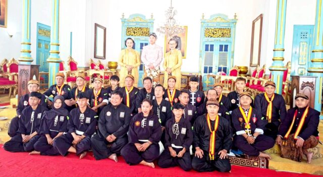 PSHT dan IKSPI Kera Sakti Tunjukkan Persaudaraan di Garebeg Besar PB XIV Keraton Surakarta IMG 20260527 WA0074