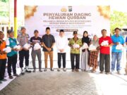 Polres Bojonegoro Tebar Kepedulian, Daging Kurban Disalurkan ke Warga IMG 20260527 WA0089