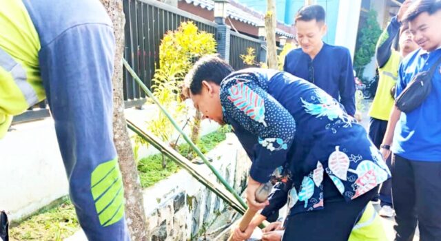 Dinsos Bojonegoro Tanam 20 Pohon Pule di Makam Kanjeng Soemantri IMG 20260529 WA0022