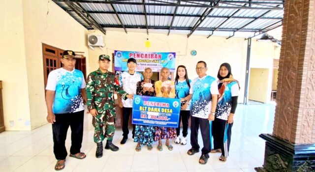 Babinsa Kawal BLT Dana Desa di Kedungkumpul Sukorame Lamongan, Warga Penerima Merasa Terbantu IMG 20260605 WA0022