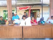 Babinsa Jadi Garda Terdepan Pengawalan Bantuan Pangan di Sarirejo Lamongan IMG 20260612 WA0025