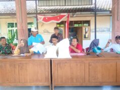 Babinsa Jadi Garda Terdepan Pengawalan Bantuan Pangan di Sarirejo Lamongan IMG 20260612 WA0025