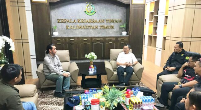 Kajati Kaltim dan PJI Sepakat Perkuat Literasi Hukum dan Keterbukaan Informasi IMG 20260614 WA0015