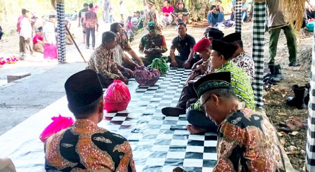 Swadaya Warga, Sedekah Bumi Ringinanom Tumbrasanom Bojonegoro Berlangsung Meriah dan Khidmat IMG 20260619 WA0052