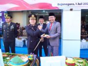 Kapolres Bojonegoro Terima Kejutan Usai Upacara Hari Bhayangkara ke-80 IMG 20260701 WA0050
